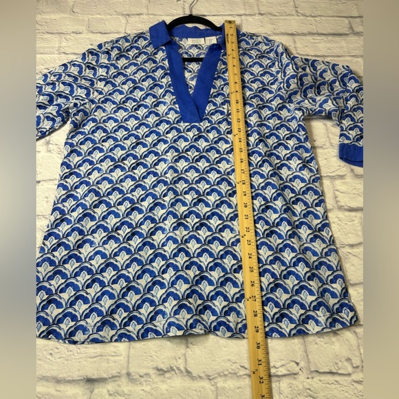 Sigrid Olsen Blue and White Linen Top. VNeck. Size Medium. 100% Linen. - Picture 7 of 8